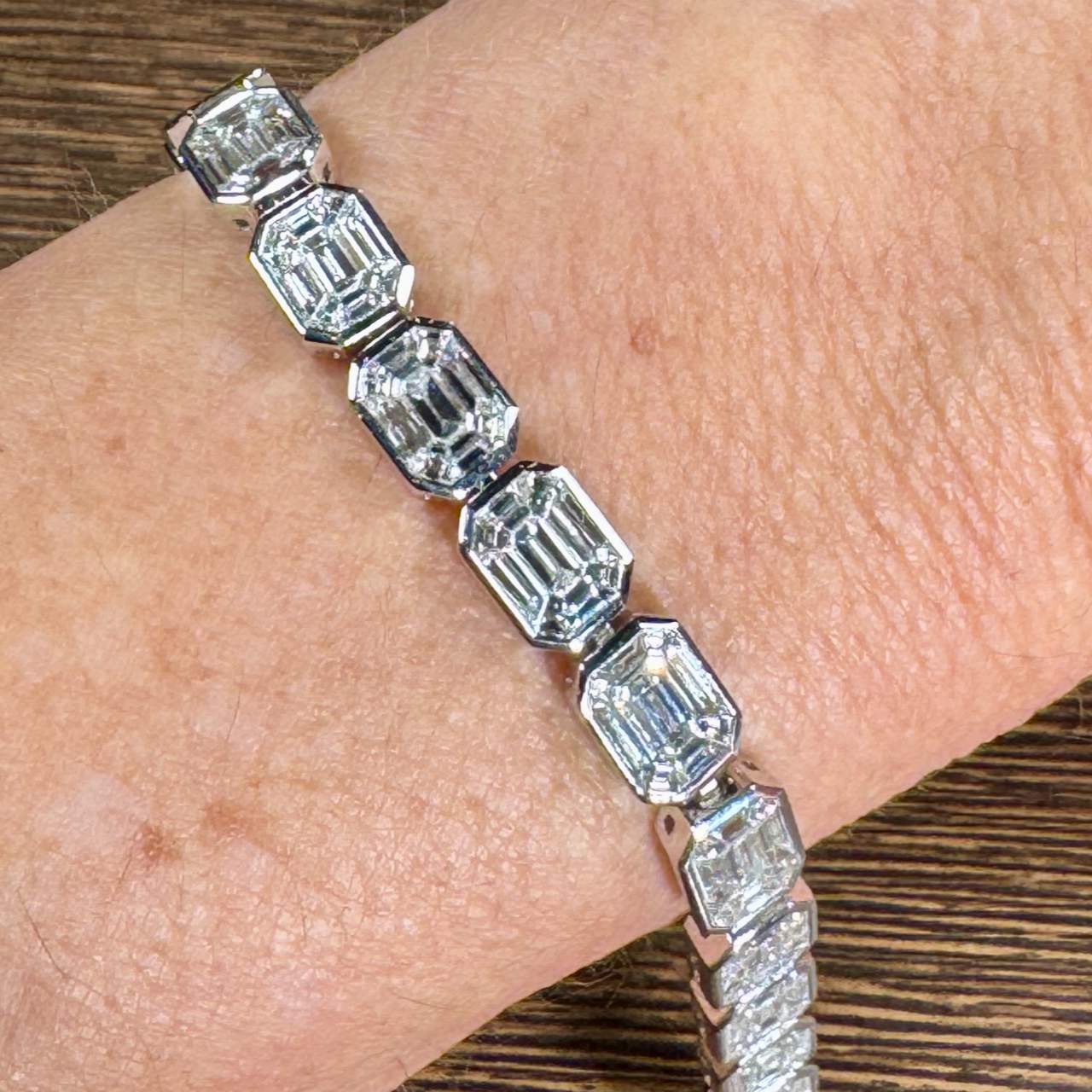 18K White Gold 20.00 Ct. Diamond Bracelet