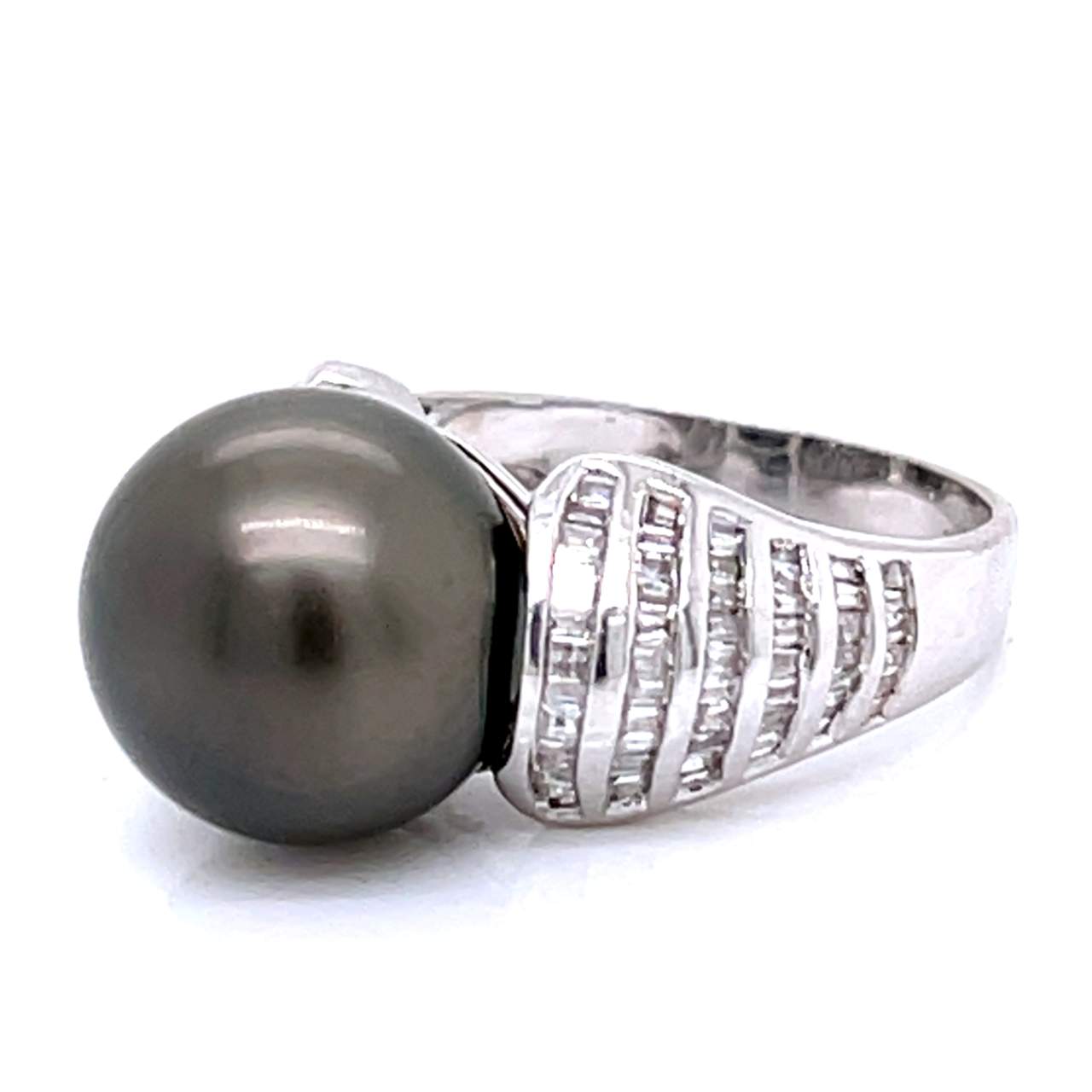 18K White Gold South Sea Pearl & Diamond Ring
