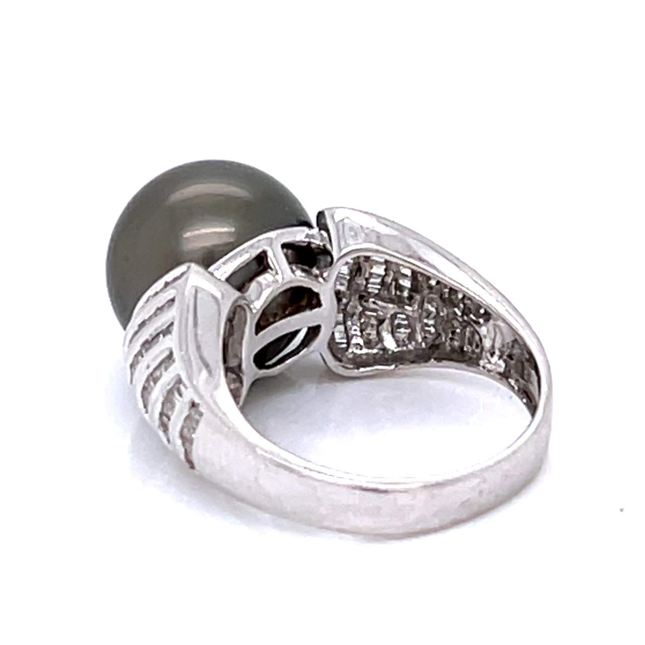 18K White Gold South Sea Pearl & Diamond Ring