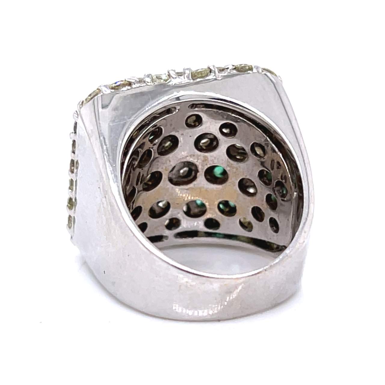 18K White Gold Diamond & Emerald Ring