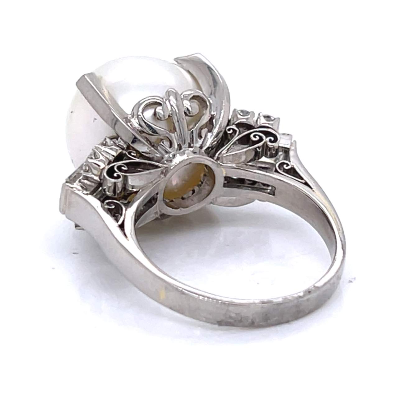 South Sea Pearl & Diamond Ring