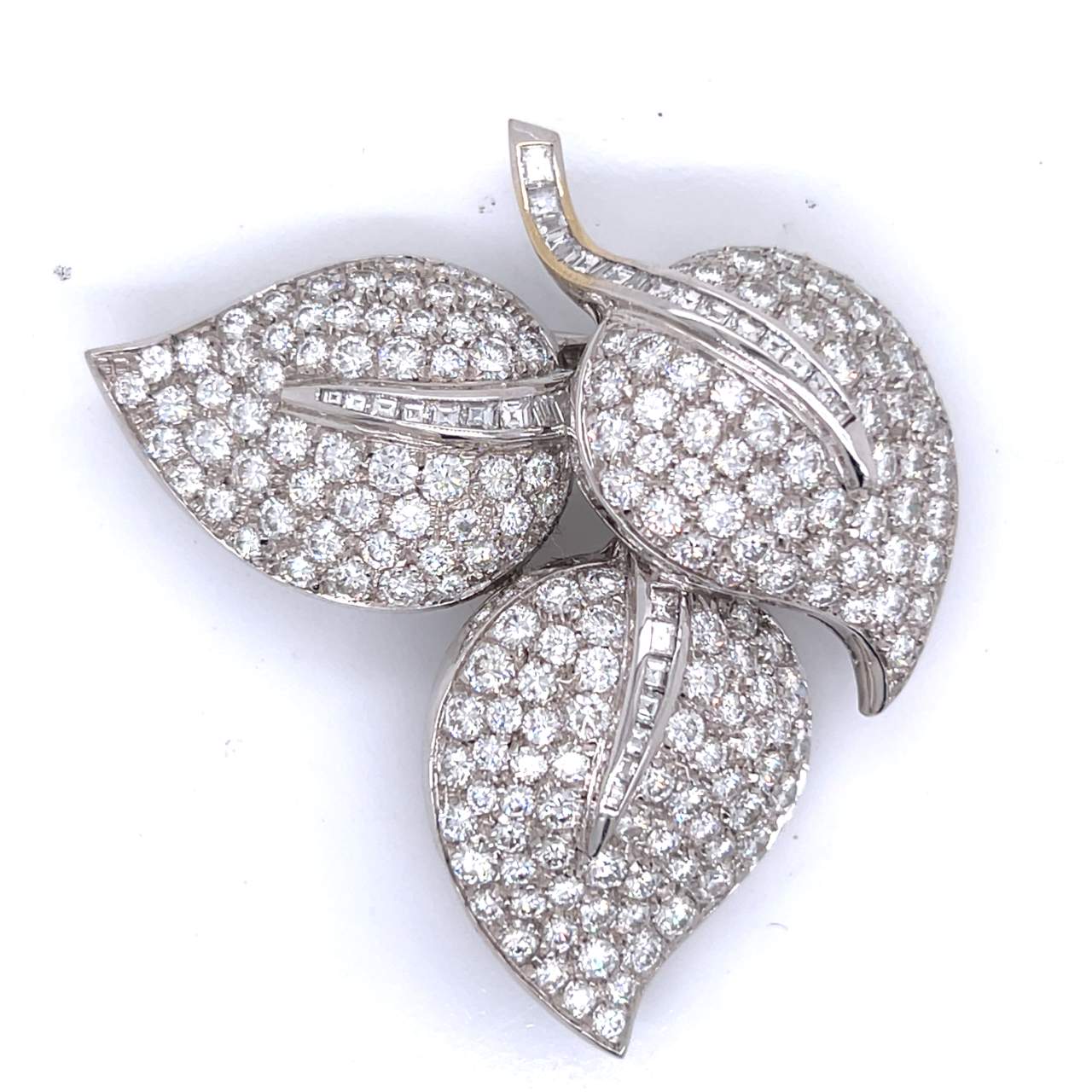 18K White Gold 15.20 Ct. Diamond Brooch