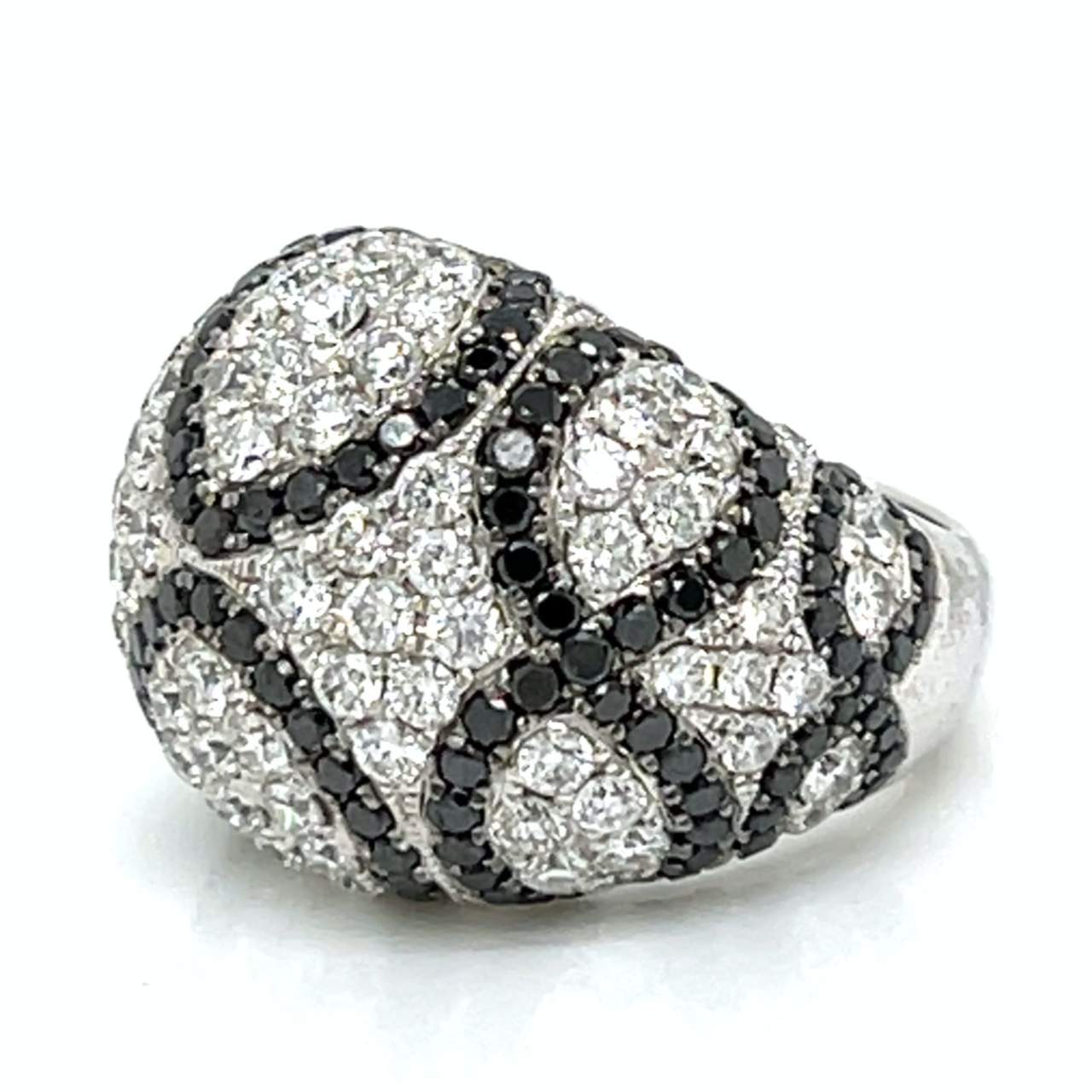 18K White Gold Black Diamond Ring
