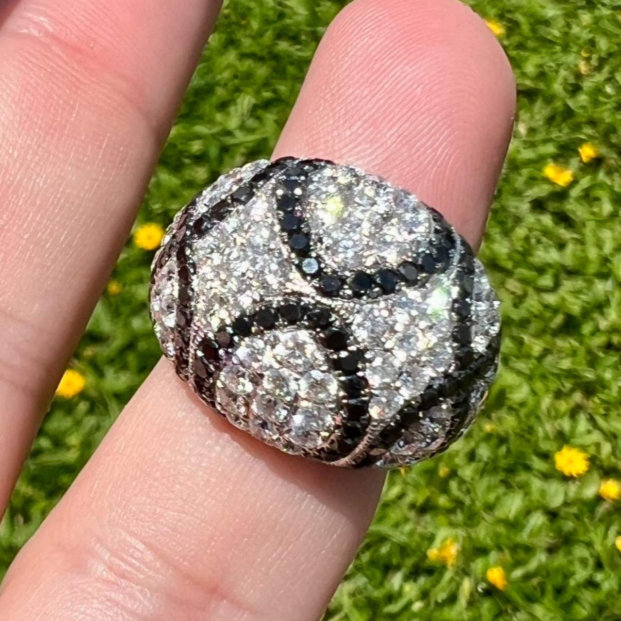 18K White Gold Black Diamond Ring