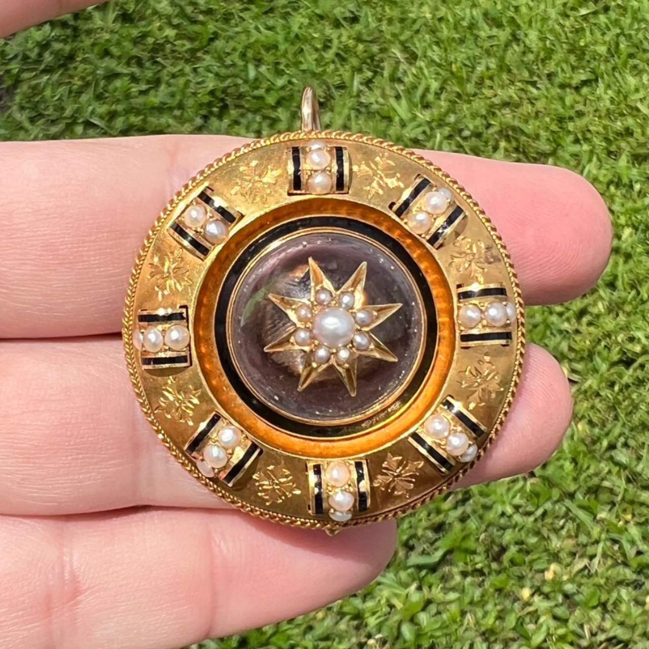 Victorian 18K Yellow Gold Natural Pearl Pendant/Brooch