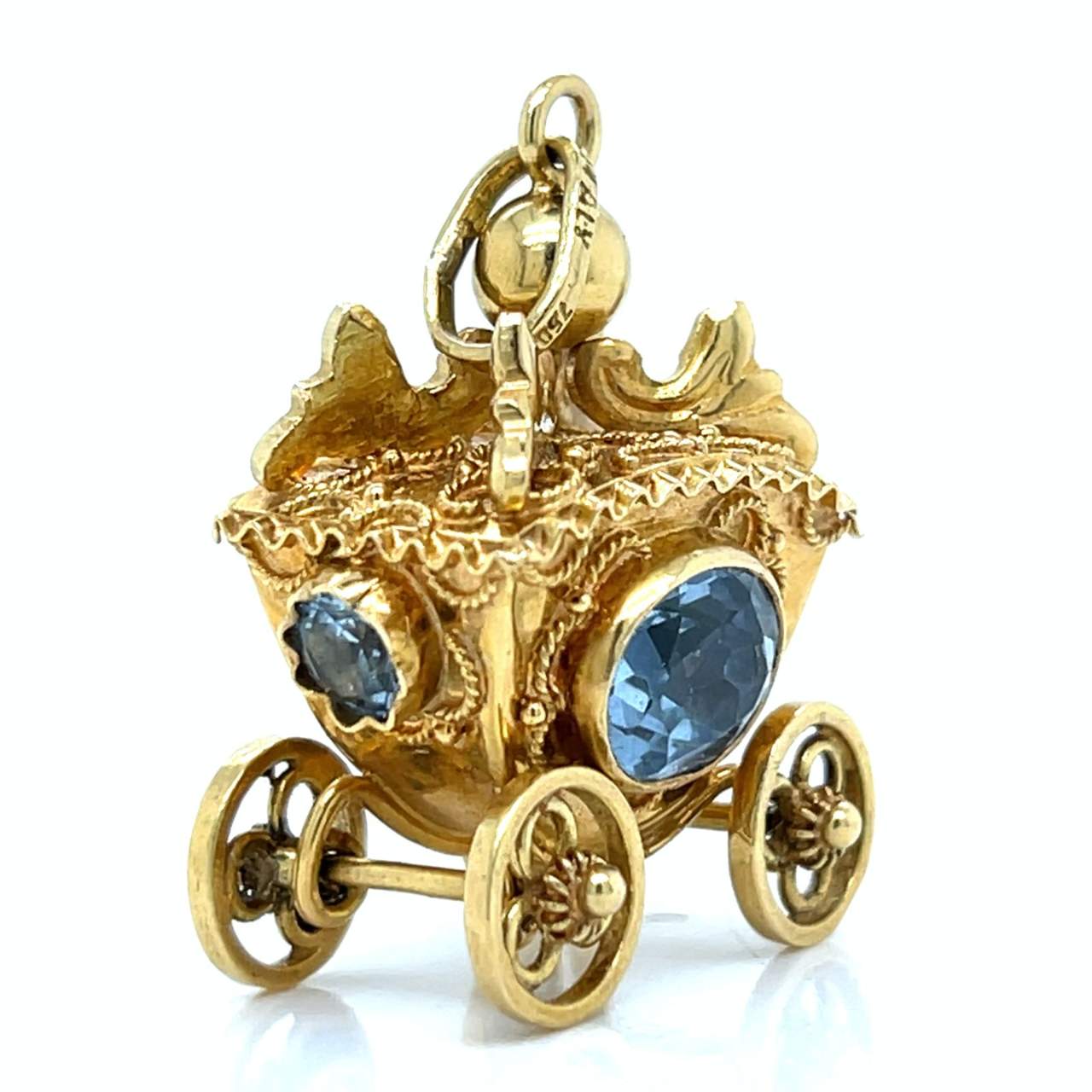 18K Yellow Gold Carriage Pendant