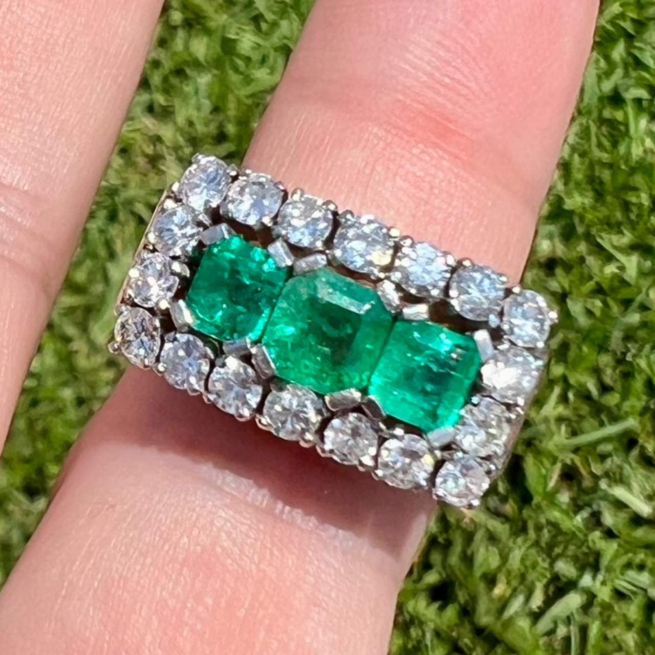 Art Deco Platinum Colombian Emerald & Diamond Ring