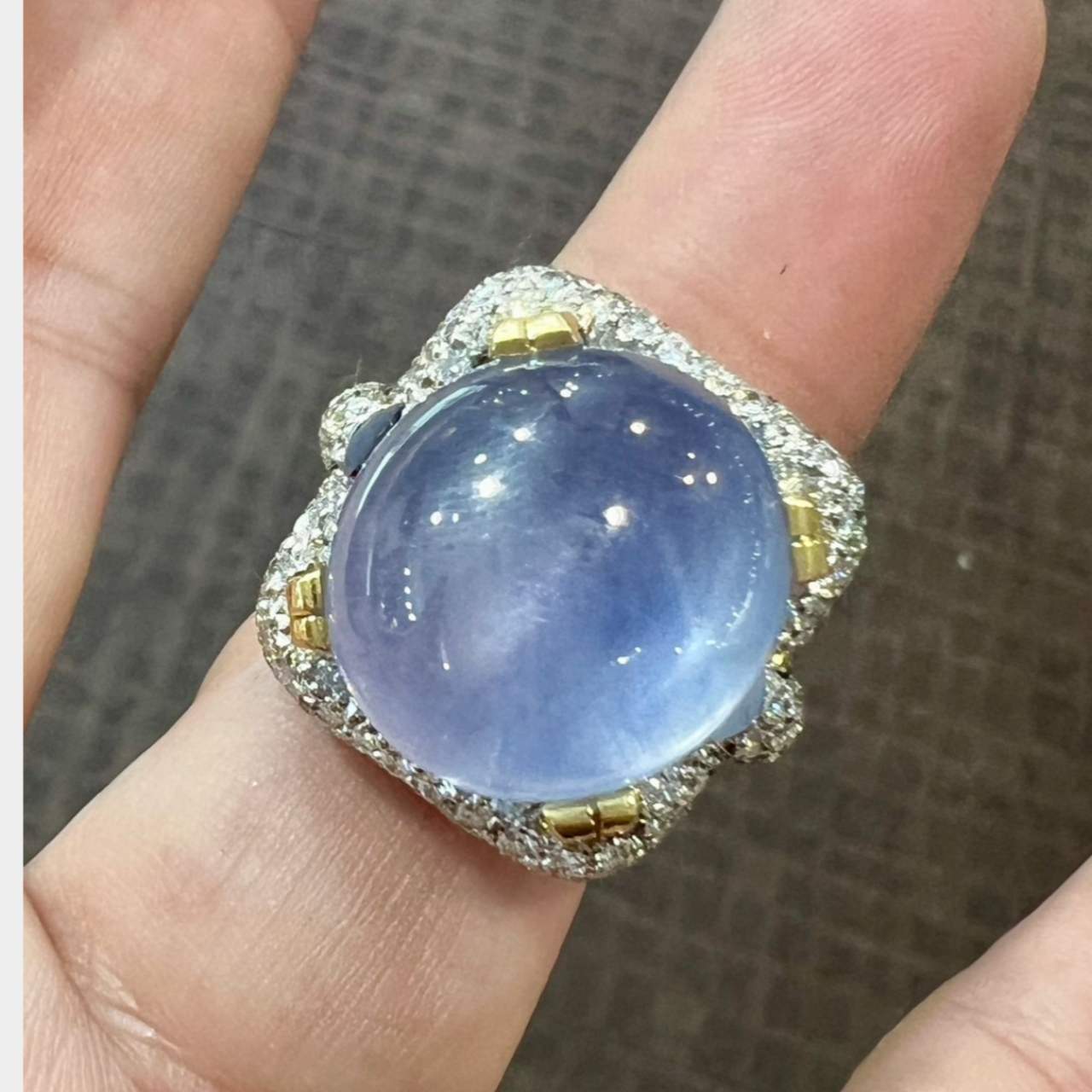 18K White Gold 39.91 Ct. GIA Certified No-heat Star Sapphire & Diamond Ring - Image 4