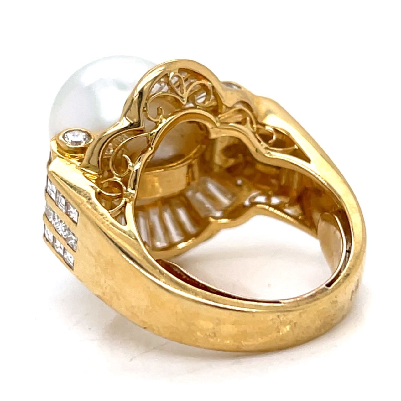 18K Yellow Gold South Sea Pearl & Diamond Ring