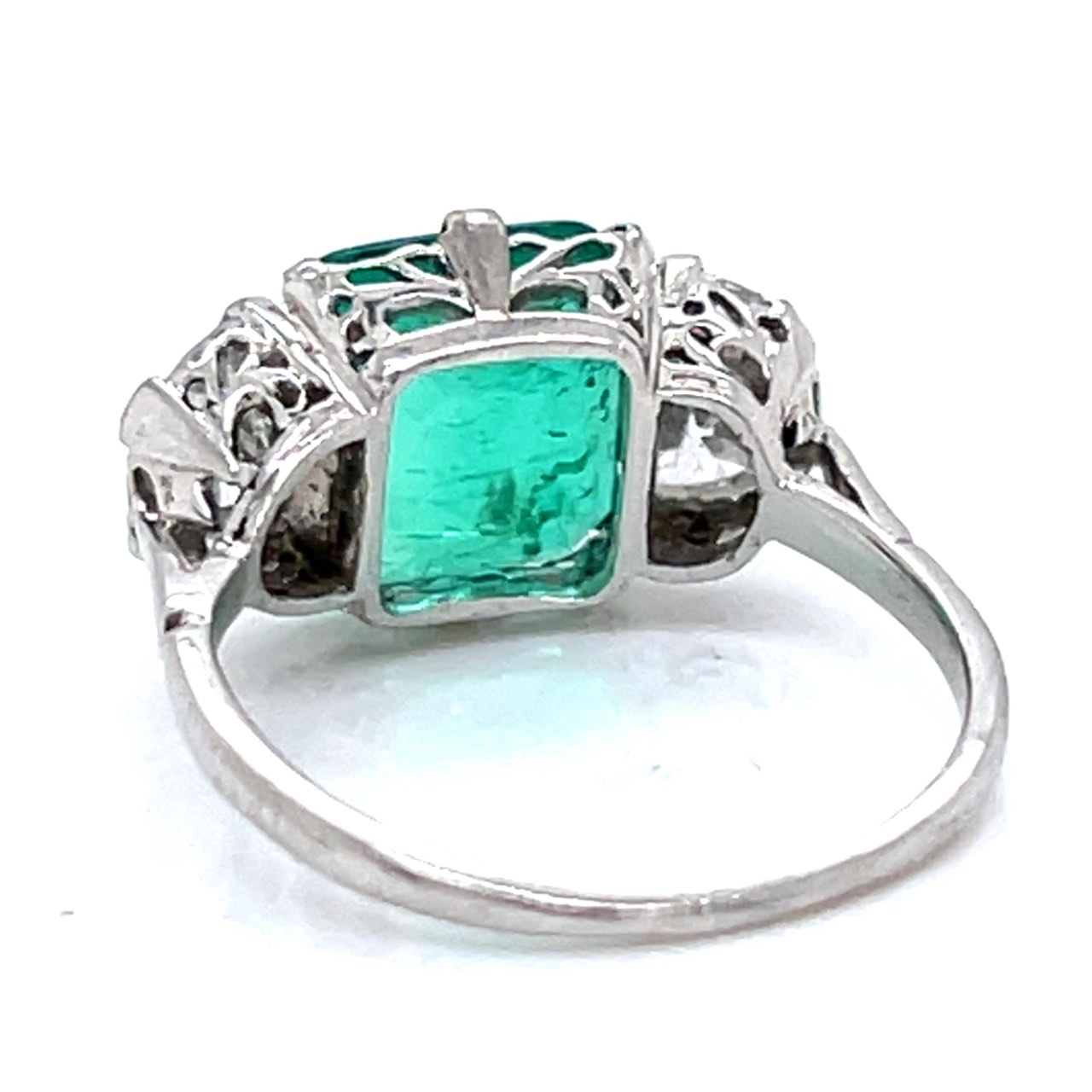 Art Deco Platinum AGL Certified 2.60 Ct. Colombian Emerald & Diamond Ring - Image 3
