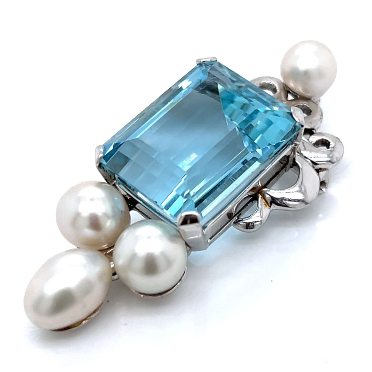 1960’s 14K White Gold Aquamarine & Pearl Pendant/Brooch