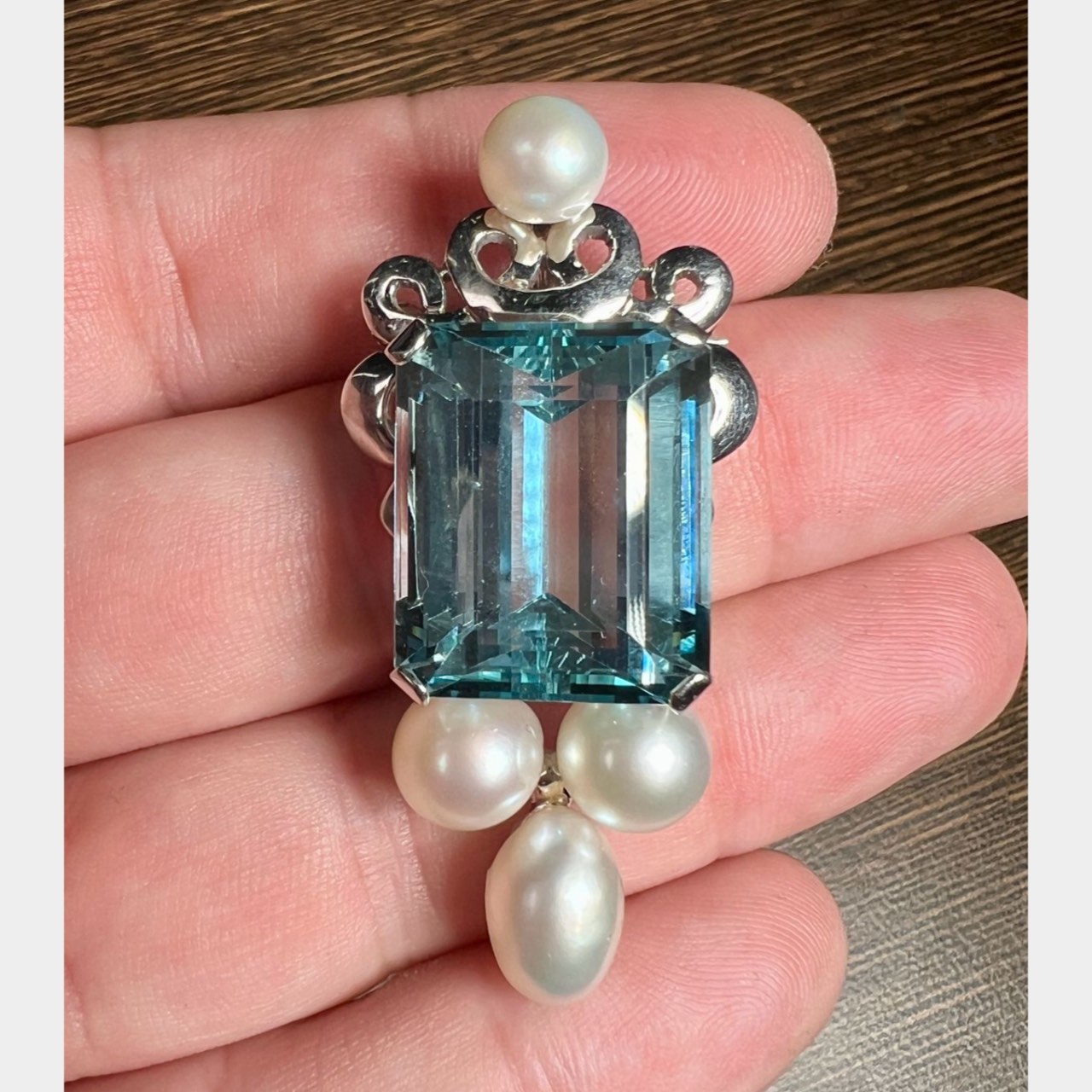 1960’s 14K White Gold Aquamarine & Pearl Pendant/Brooch