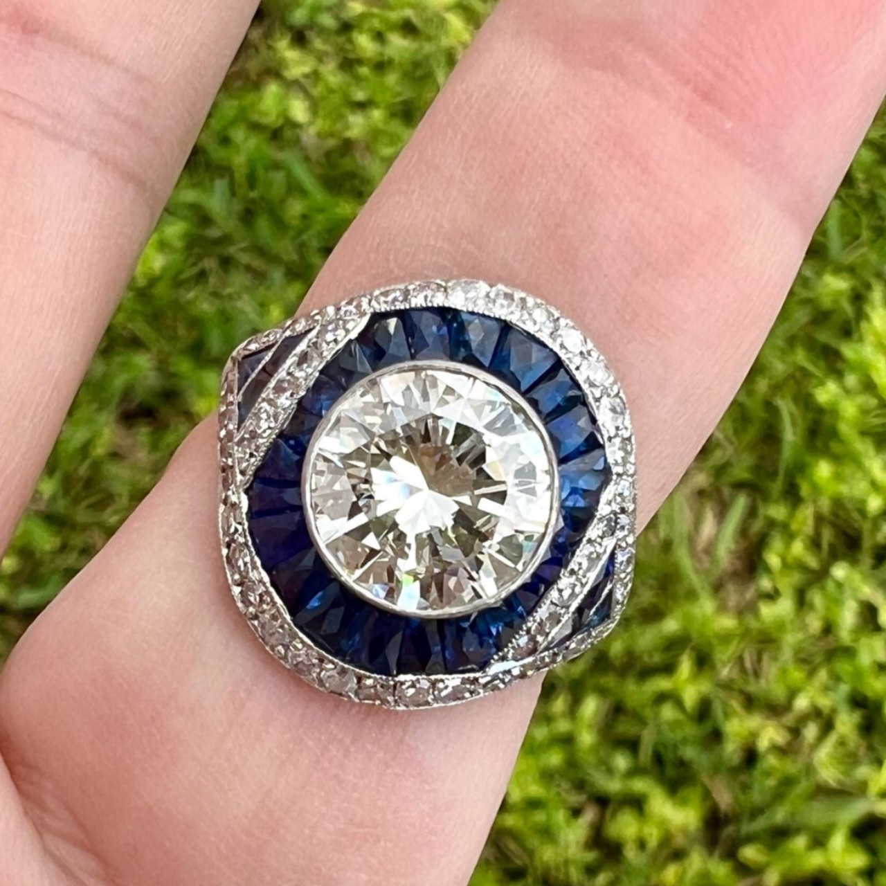 Platinum 2.55 Ct. Diamond & Sapphire Ring - Image 4