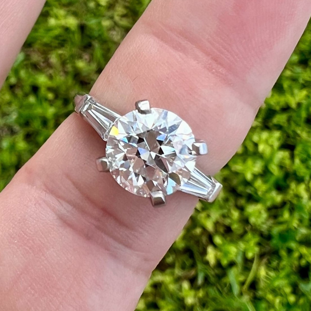 Platinum GIA Certified 1.95 Ct. European-cut Diamond Ring - Image 4