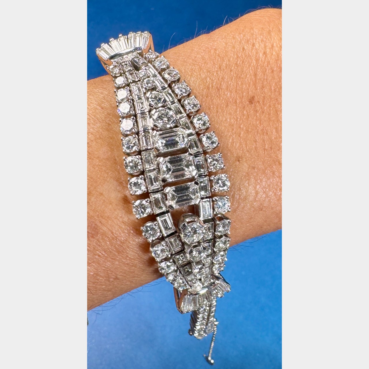 Art Deco Platinum 15.70 Ct. Diamond Bracelet
