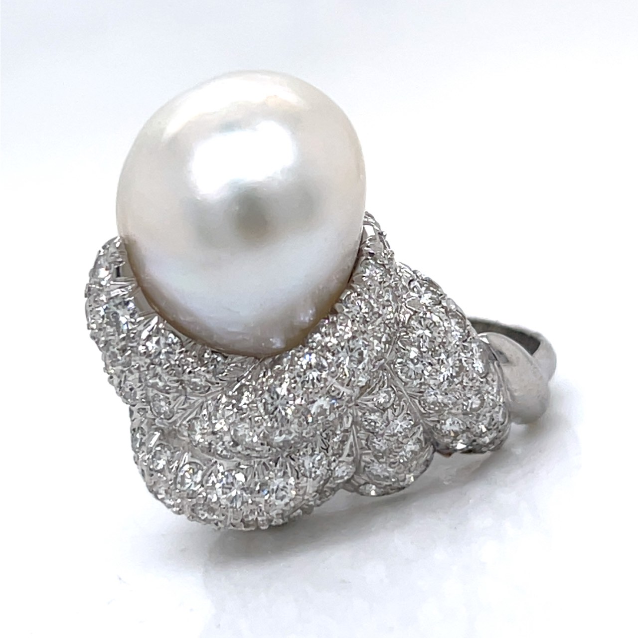 DAVID WEBB Platinum South Sea Pearl & Diamond Ring - Image 2