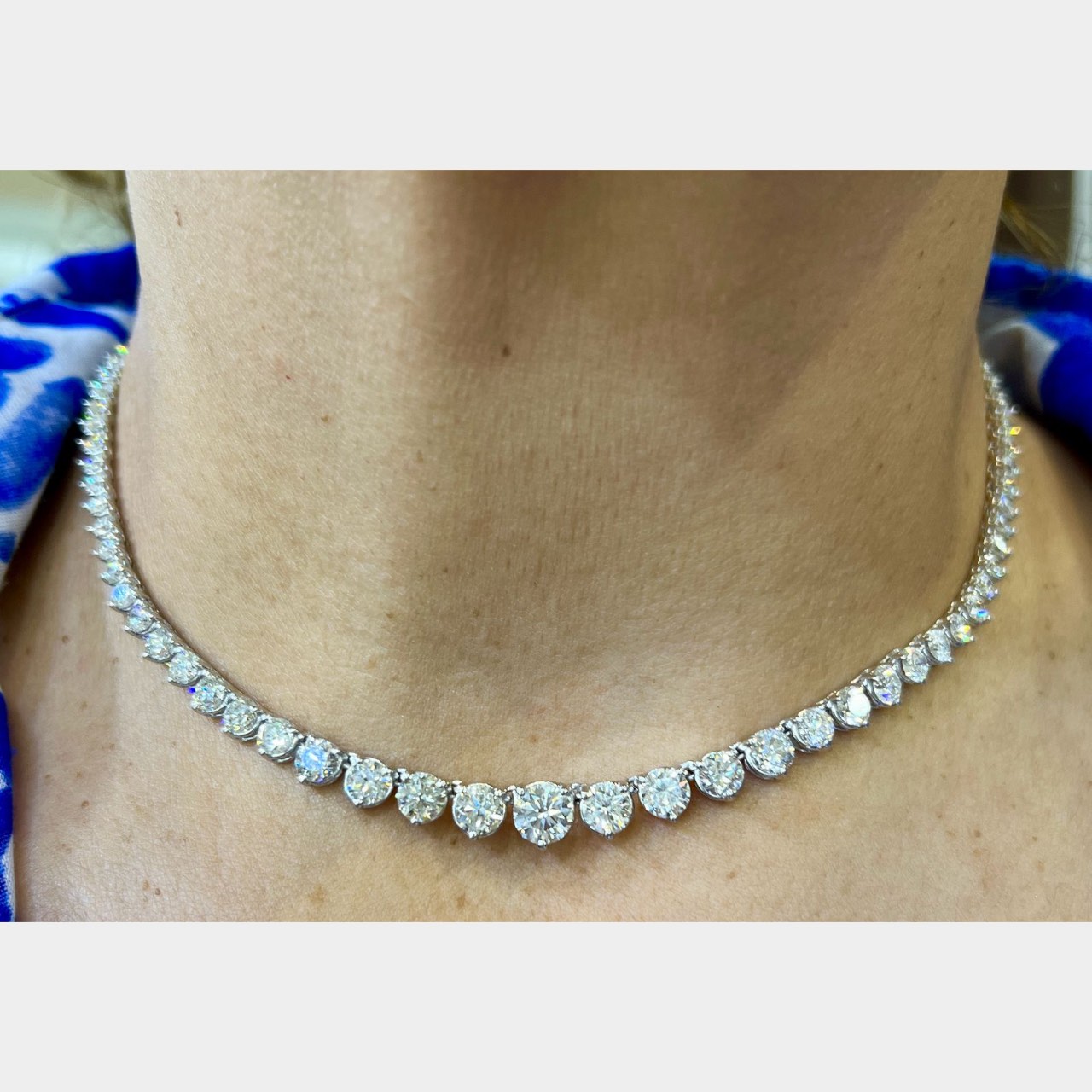 14K White Gold 17.00 Ct. Graduated Diamond Necklace