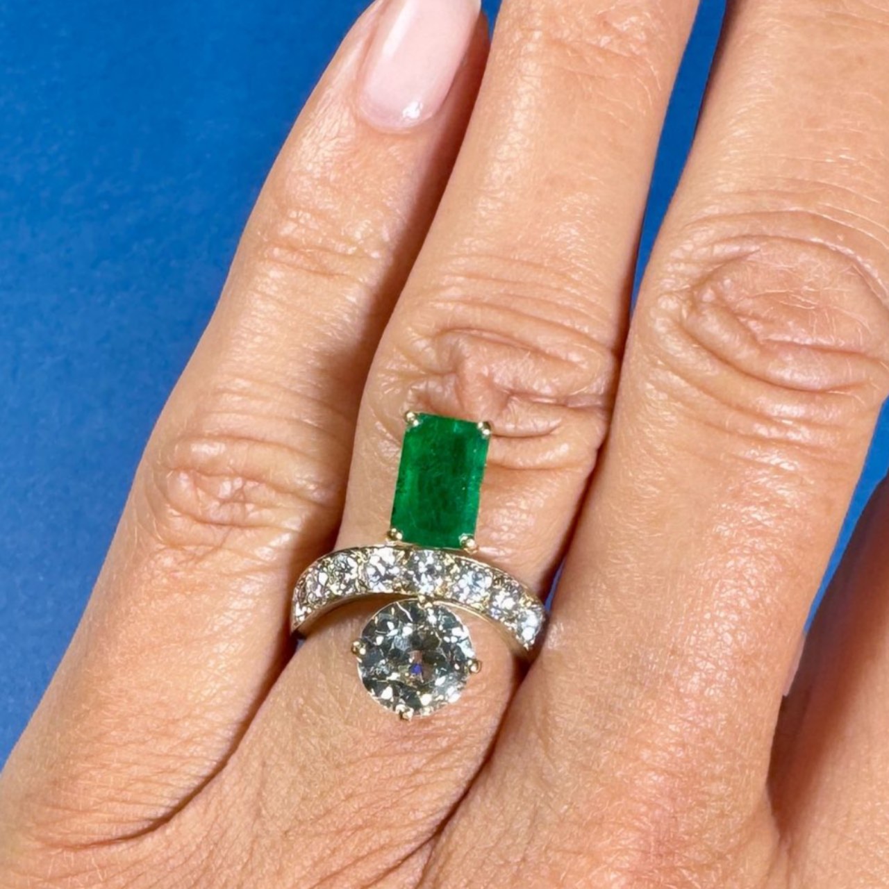 FRENCH 18K Yellow Gold Colombian Emerald & Diamond Ring - Image 4