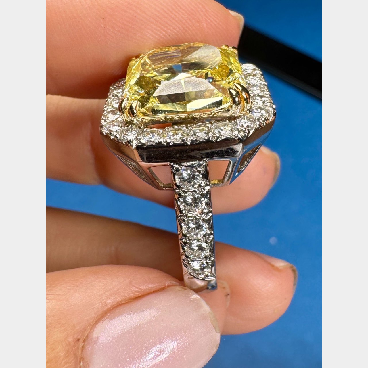 18K White Gold GIA Certified 10.06 Ct. Fancy Intense Yellow Diamond Ring - Image 6