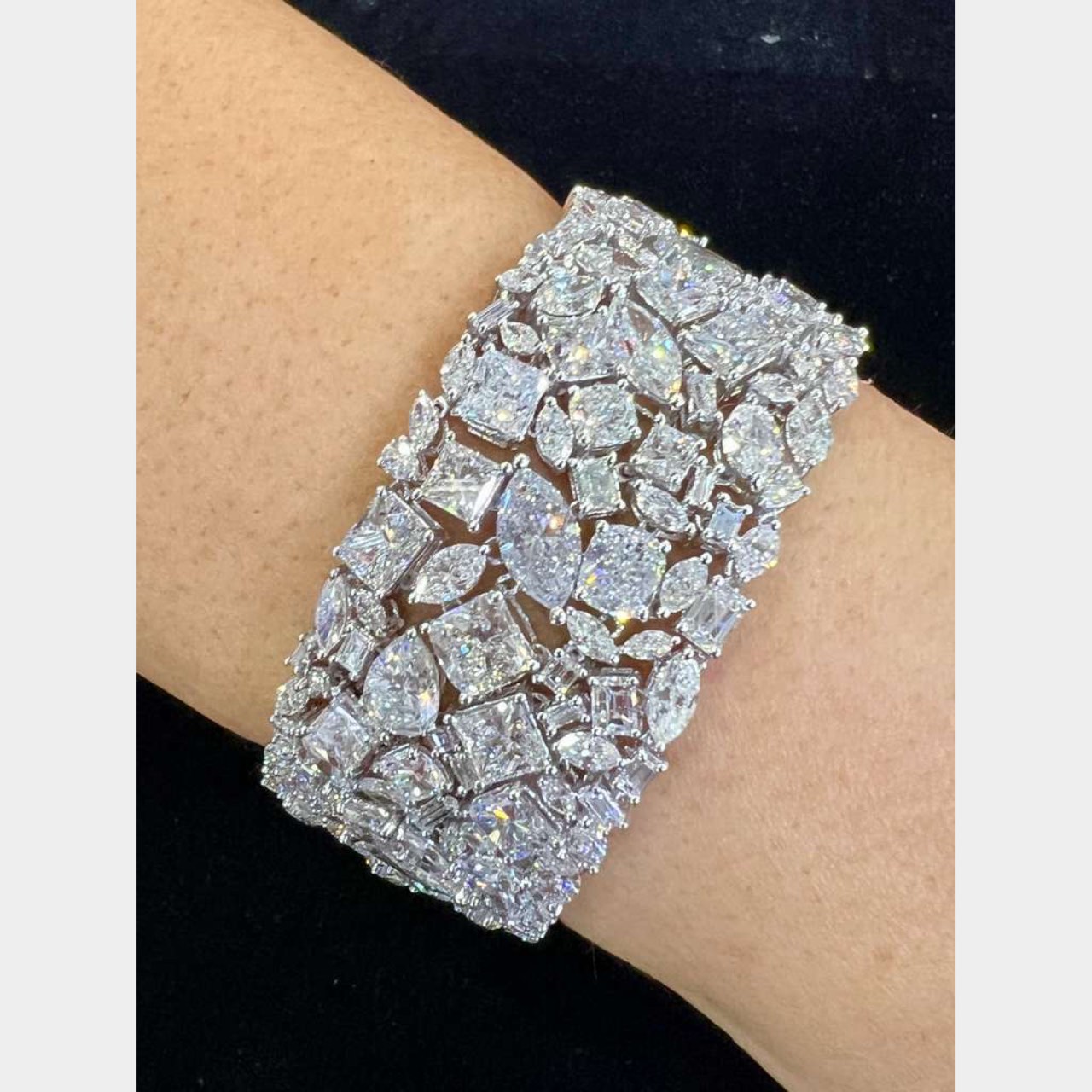 Platinum GIA Certified 94.25 Ct. Diamond Bracelet