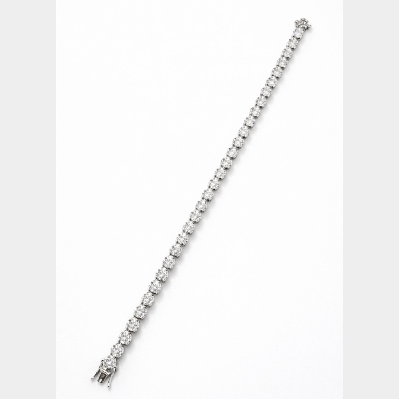 18K White Gold 11.20 Ct. Diamond Tennis Bracelet