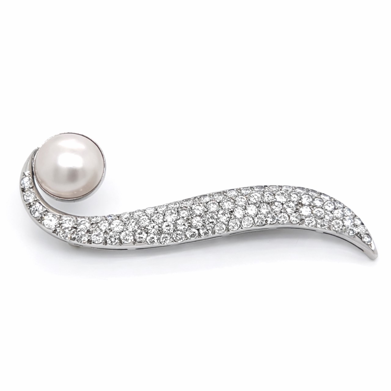 18K White Gold Mabe Pearl & Diamond Brooch