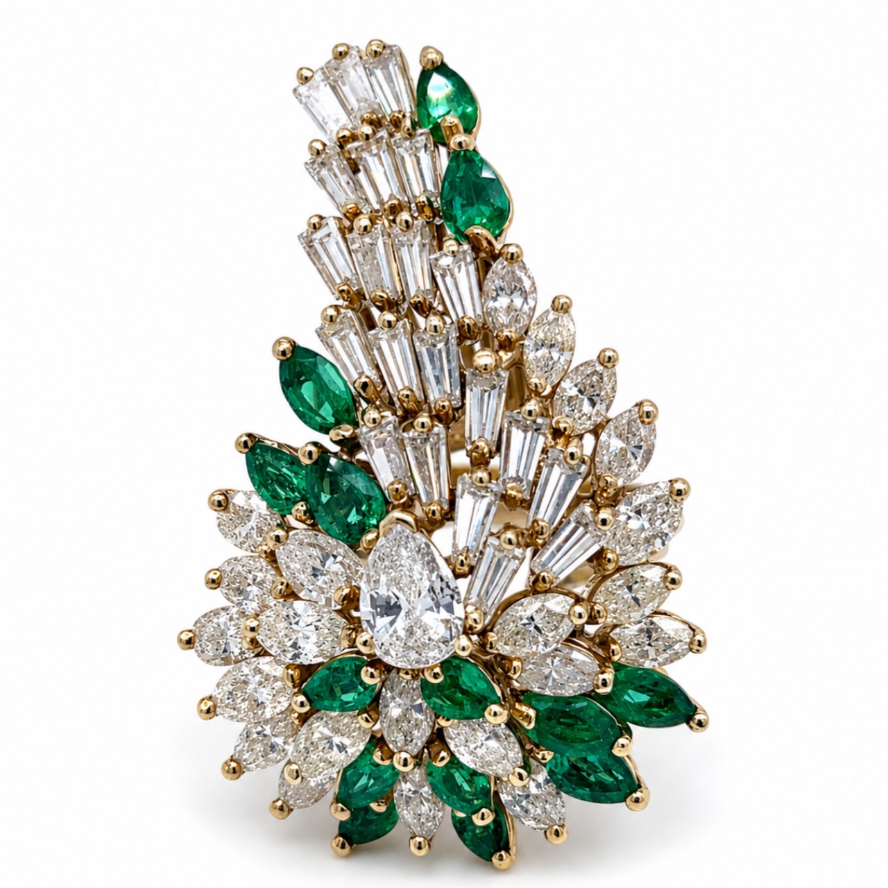 18K Yellow Gold Diamond & Emerald Ring 18K Yellow Gold Diamond & Emerald Ring