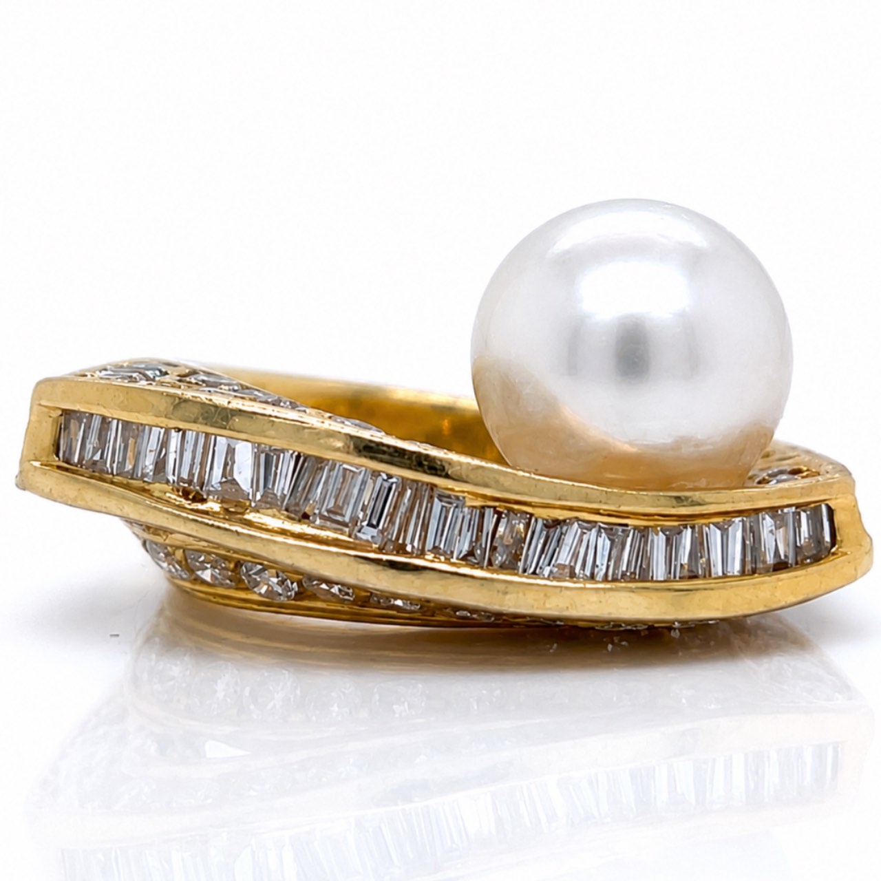 18K Yellow Gold Cultured Pearl & Diamond Ring 18K Yellow Gold Cultured Pearl & Diamond Ring