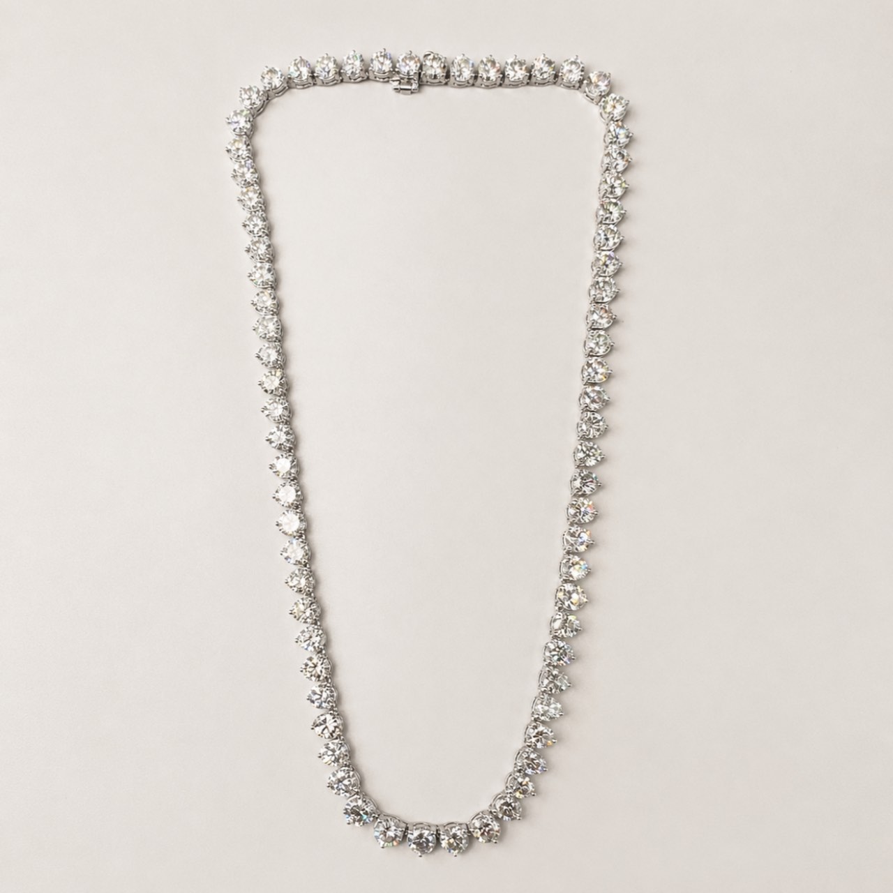 18K White Gold 40.00 Ct. Graduated Diamond Riviera Necklace